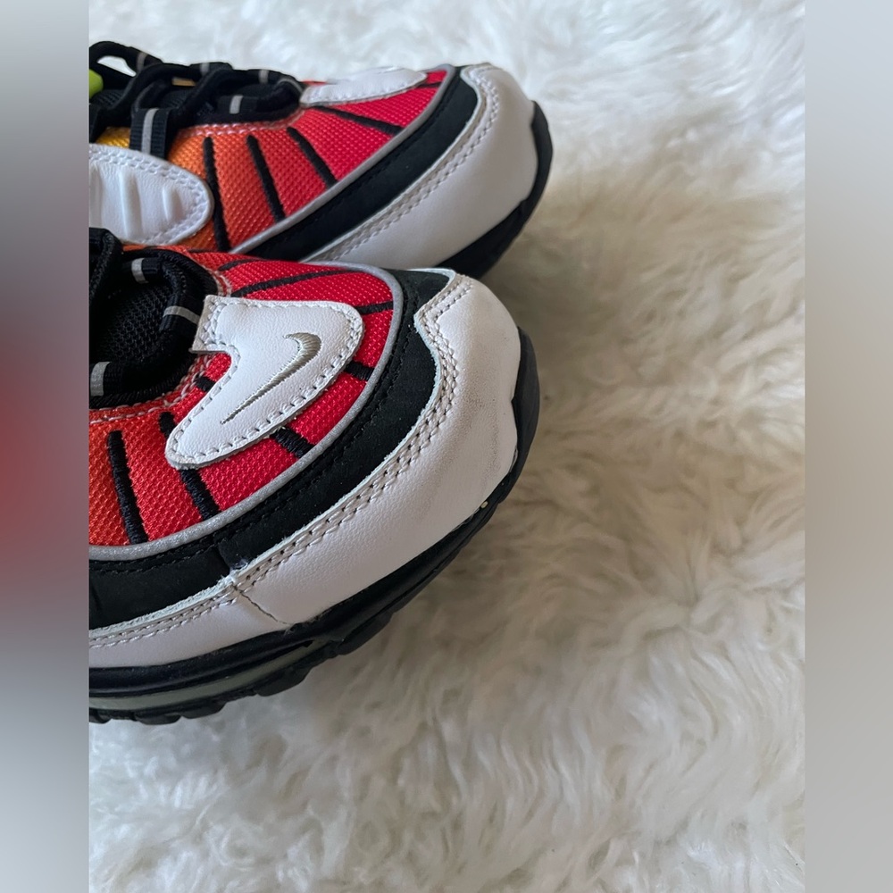 OLIVIA KIM AIR MAX - Picture 4 of 8